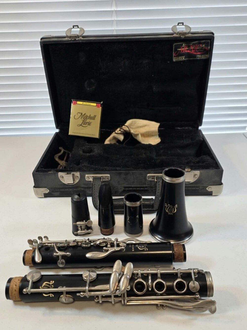 VITO II LEBLANC CLARINET 7214 Bb RESO TONE ABS PLASTIC RESIN REEDS CASE